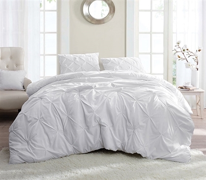 white comforter full bed